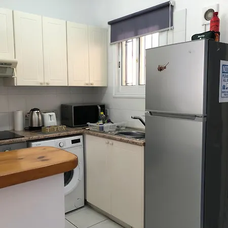 Stylish 1 Bedroom In Limnaria Gardens *