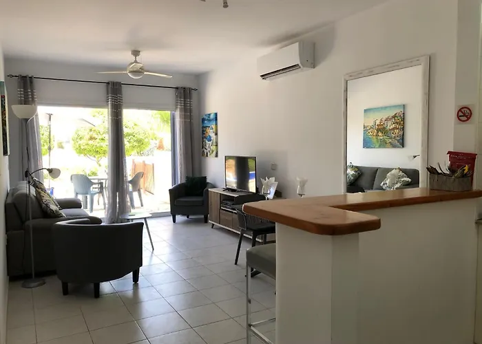 Apartament Stylish 1 Bedroom In Limnaria Gardens *