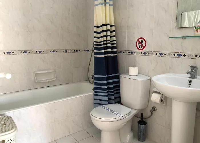 Apartament Stylish 1 Bedroom In Limnaria Gardens