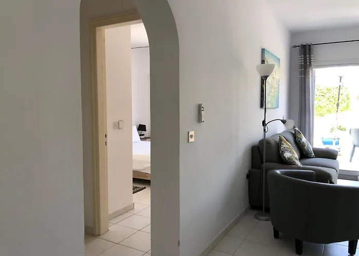 Stylish 1 Bedroom In Limnaria Gardens Апартаменты *