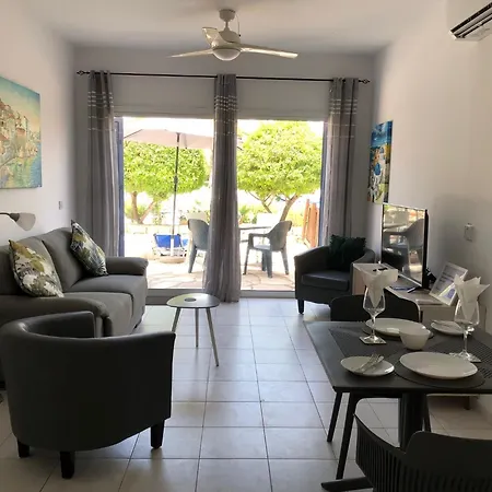 Lägenhet Stylish 1 Bedroom In Limnaria Gardens Paphos